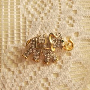 Vtg. Huge High End Pave Rhinestone Elephant Brooch Pin Emeral Rhinestone Eye
